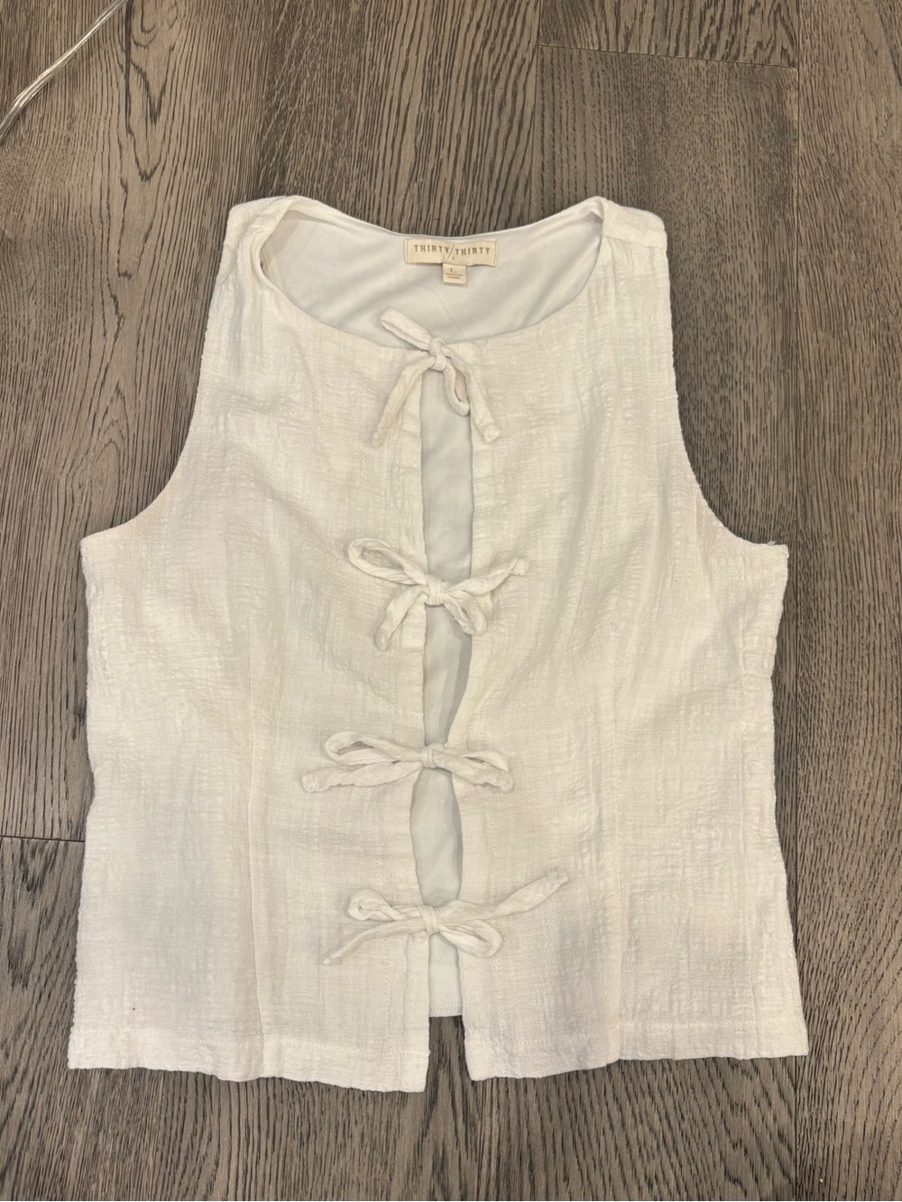 THIRTY/THIRTY L/A White Tie Front Sleeveless Top Boho Cottagecore